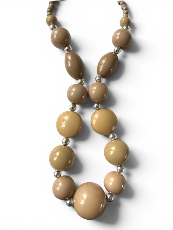 Source Unknown Jewelry - Vintage 1970s Graduated Beige/Tan Lucite Beaded Necklace w/ Silver Spacers